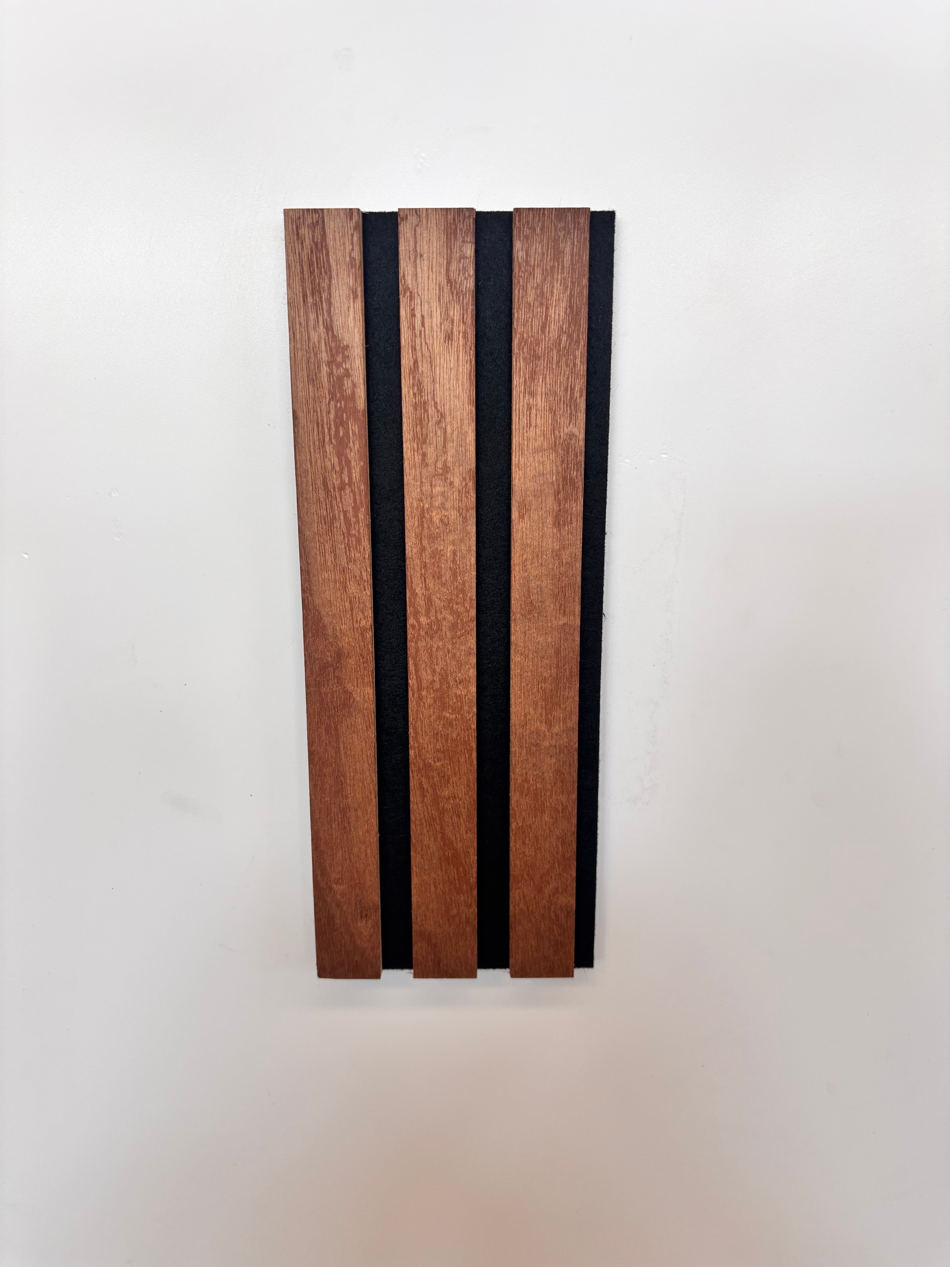 Vareprøve af Udendørs og vådrums Akustikpanel - Mahogni