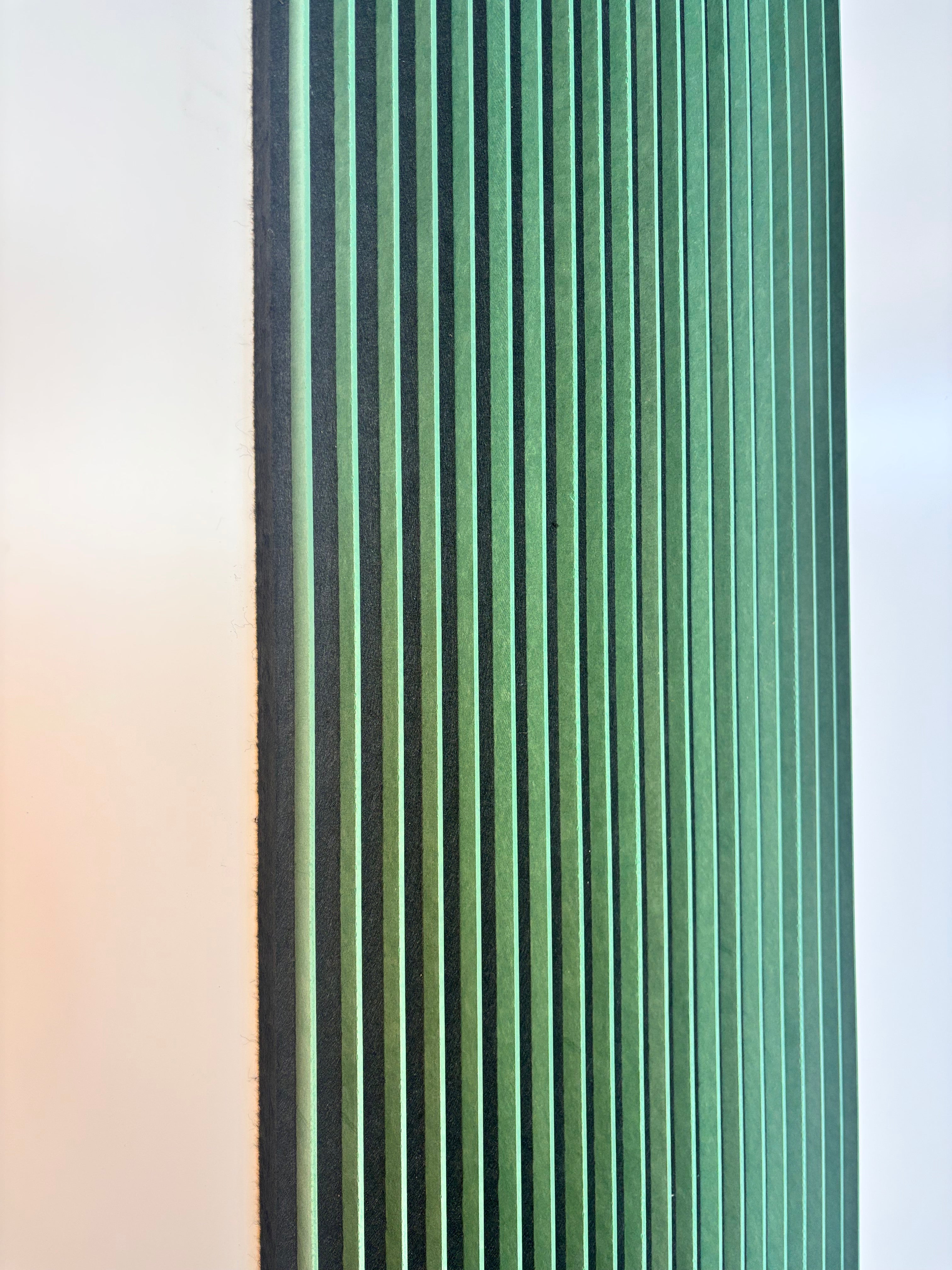 Vareprøve VertiLine - Dark Green & Black