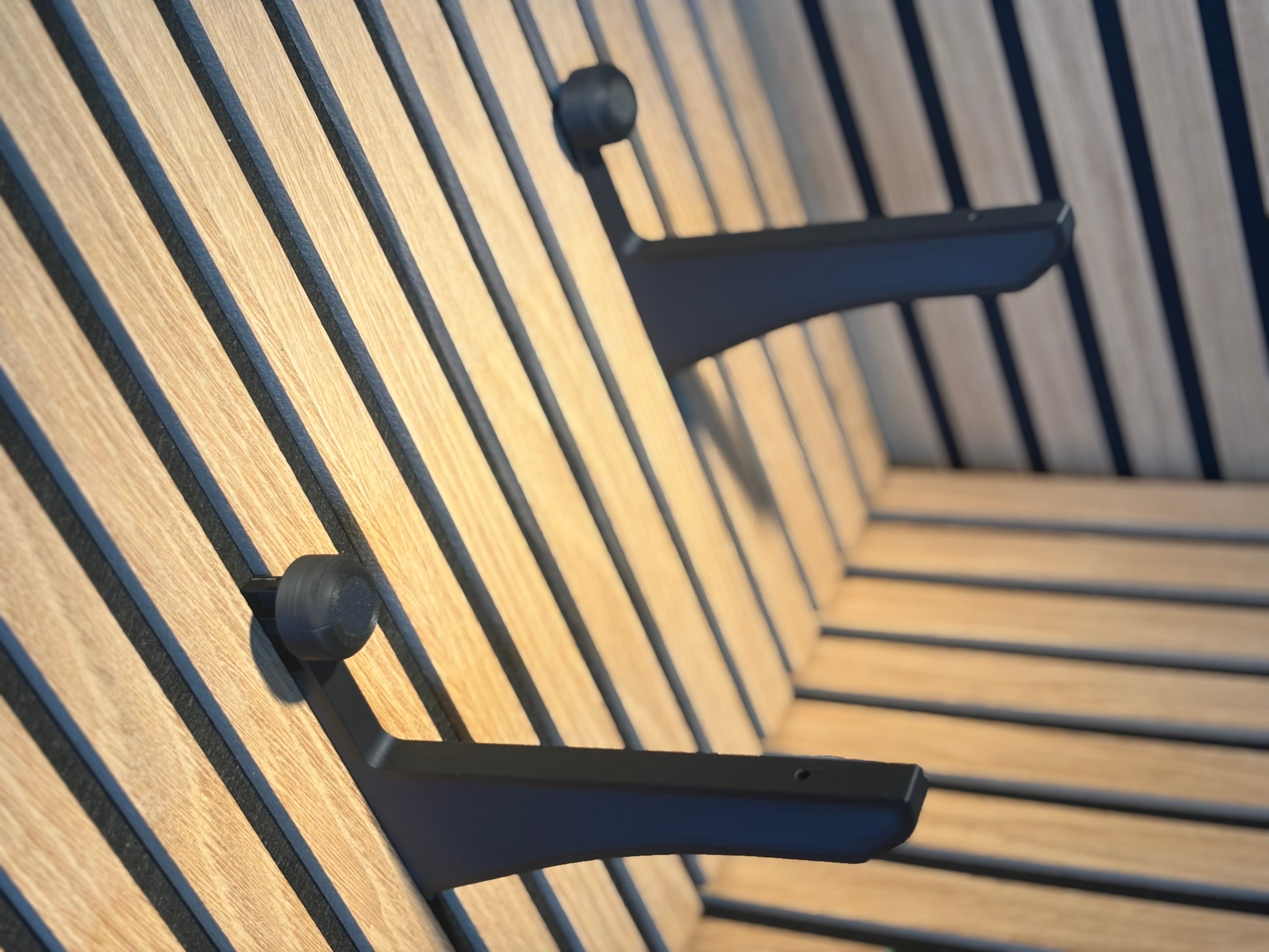 Hyldeknægte til akustikpaneler - Med skrue