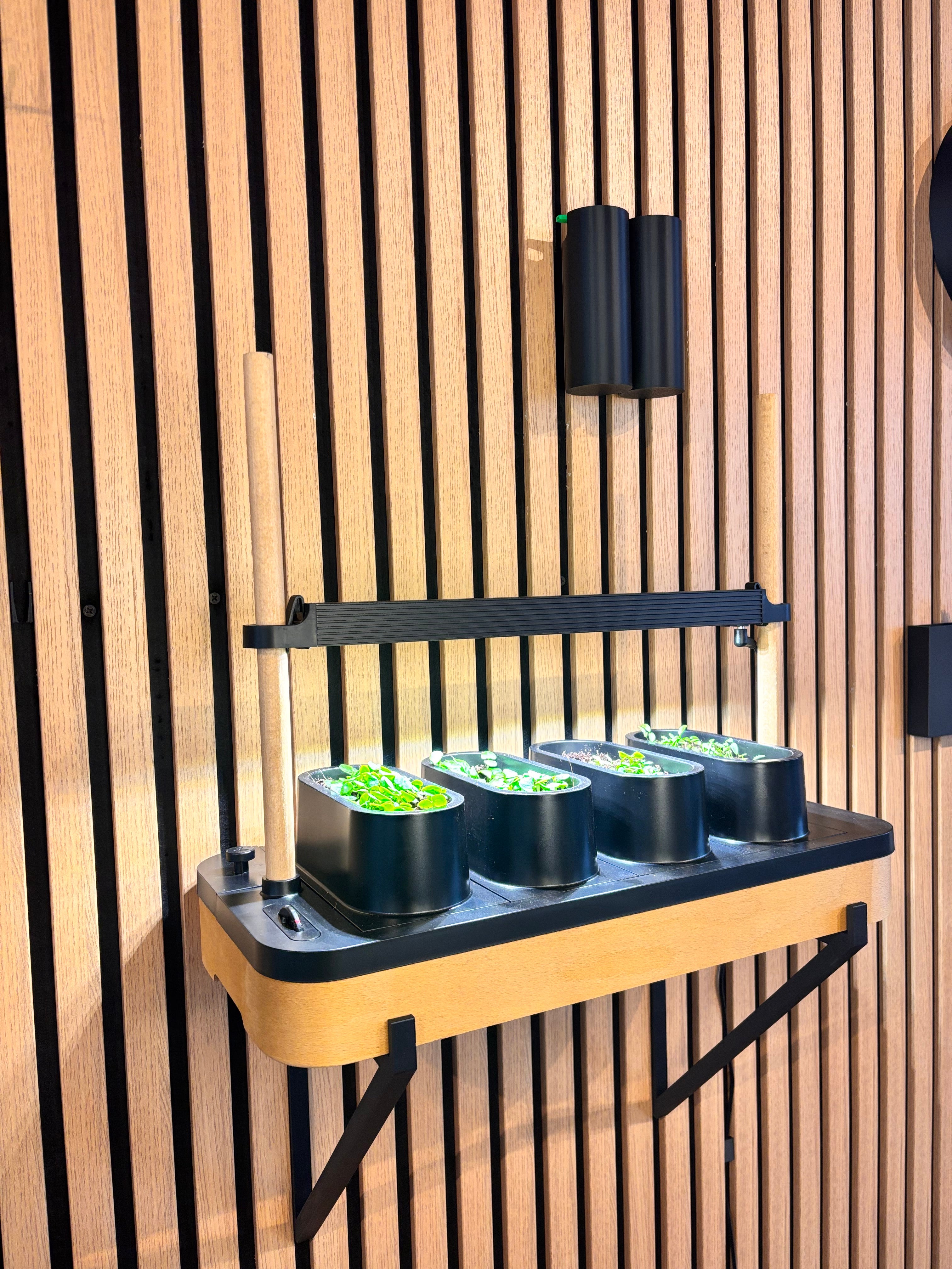 AUK Mini ophæng til akustikpaneler - Med skrue