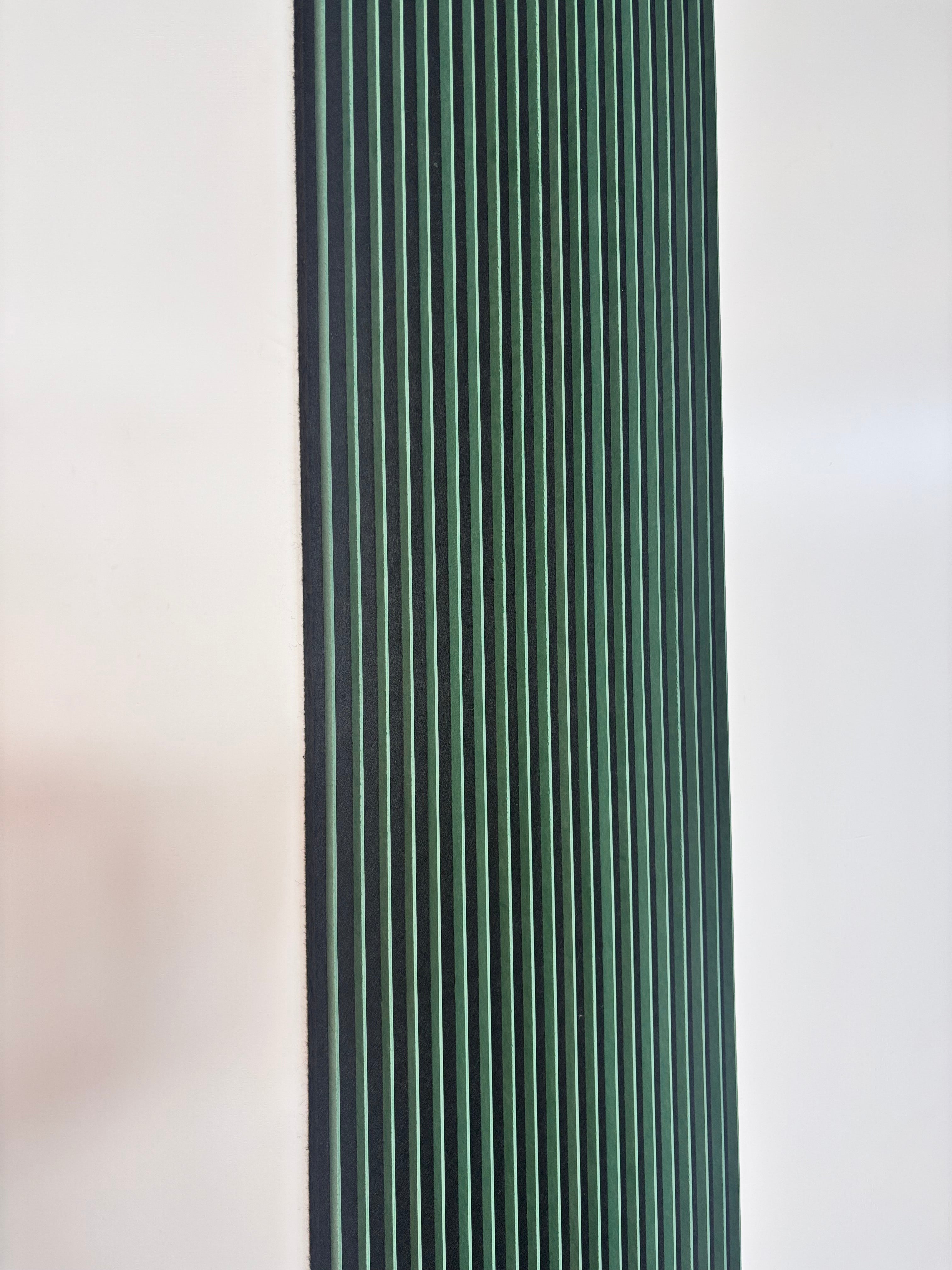 VertiLine - Dark Green & Black