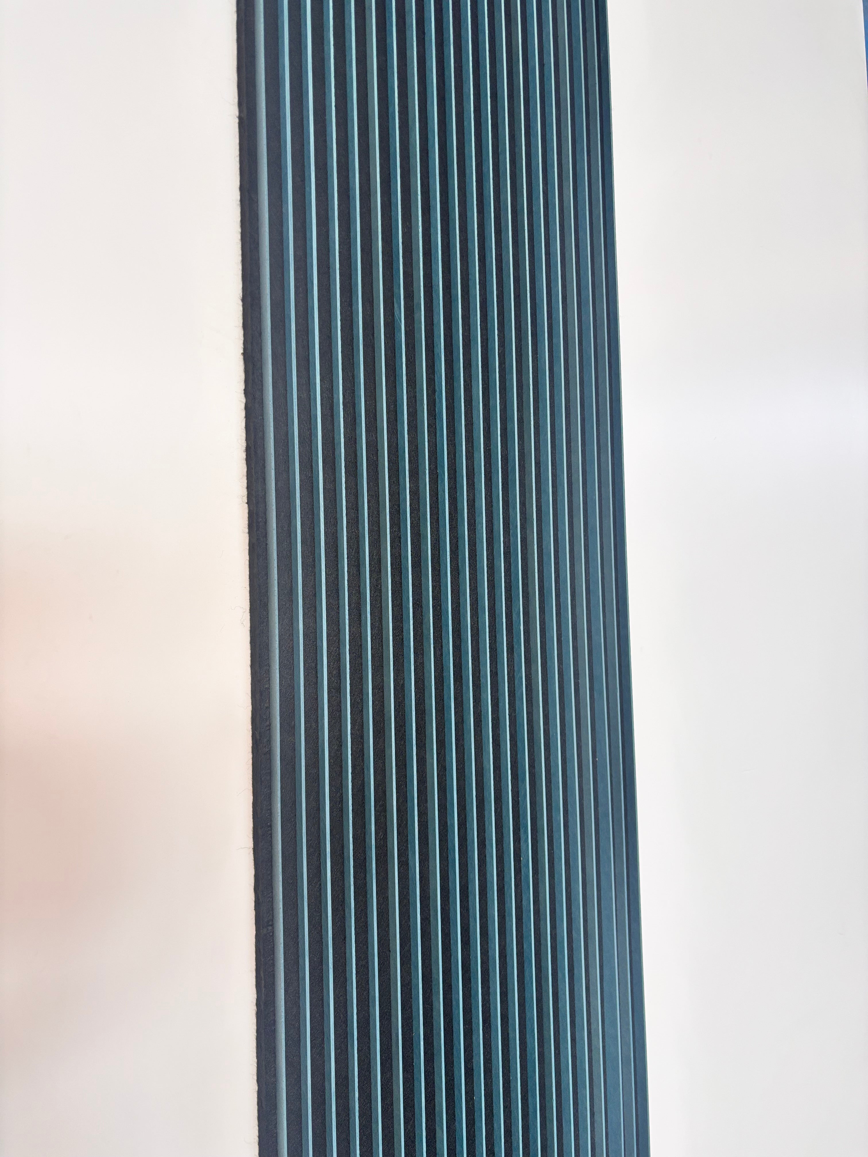 VertiLine - Light Blue & Black