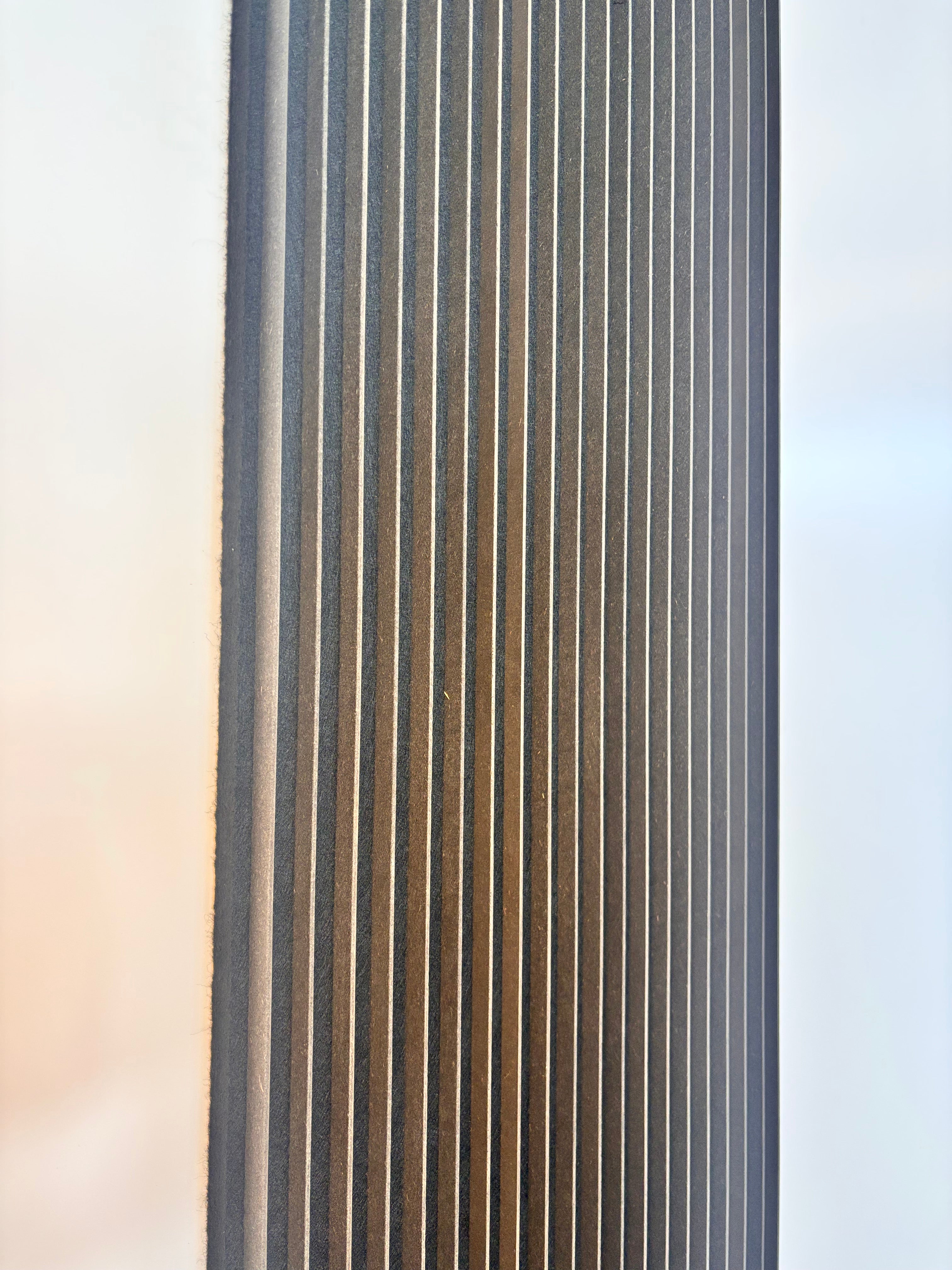 Vareprøve VertiLine - Grey & Black