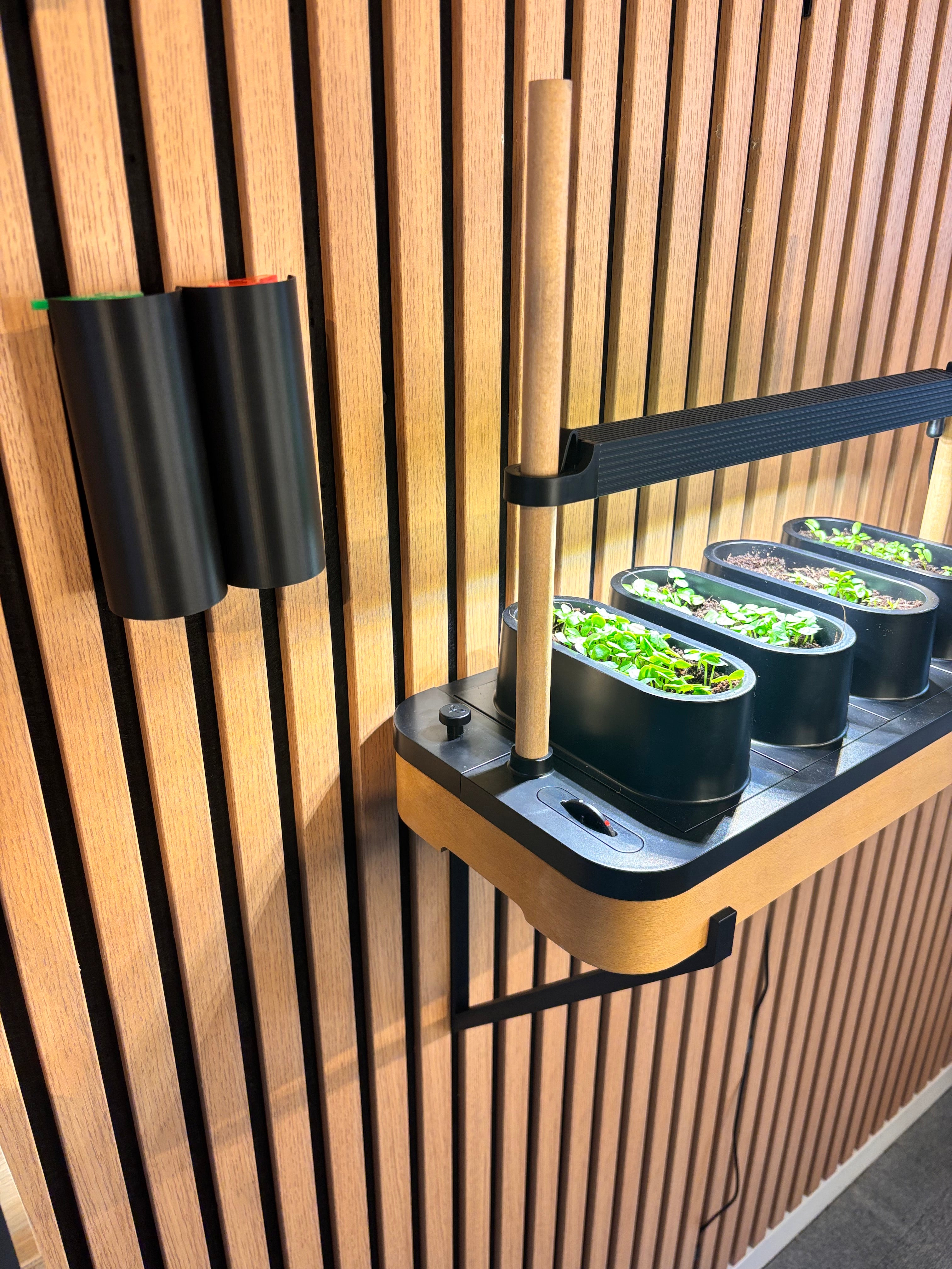 AUK Mini ophæng til akustikpaneler - Med skrue