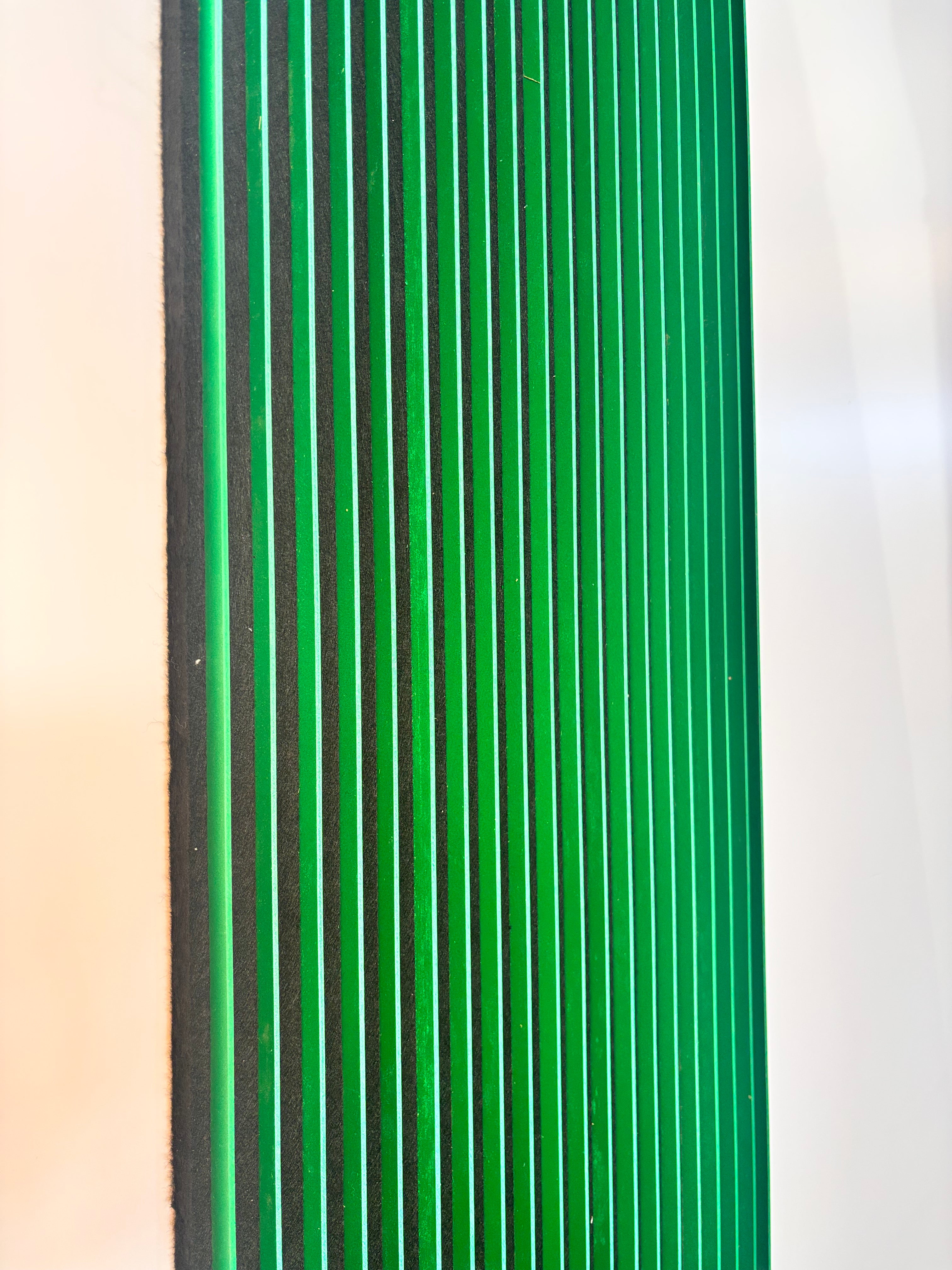 Vareprøve VertiLine - Light Green & Black