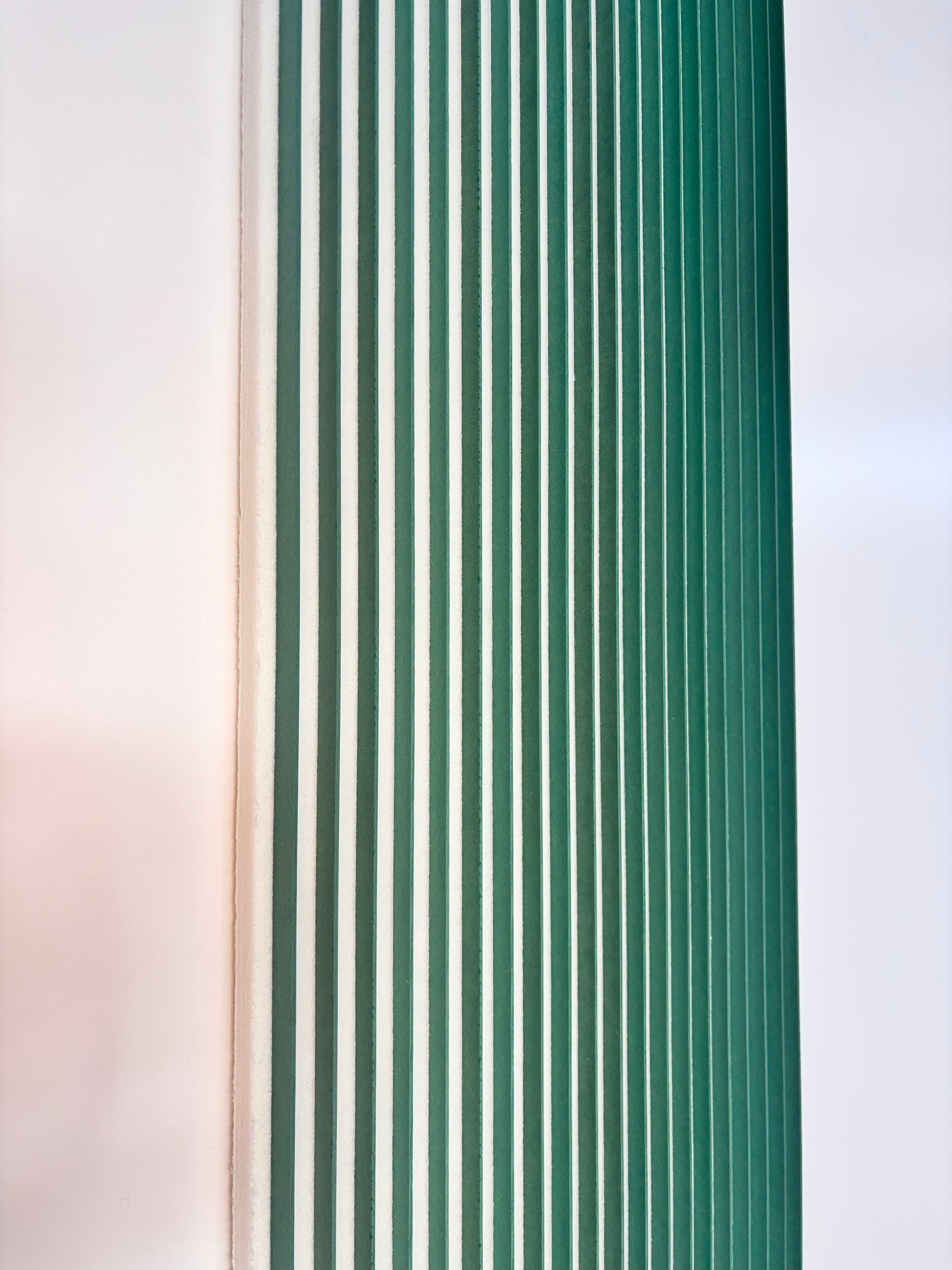 Vareprøve VertiLine - Dark Green & White